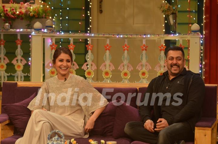 Anushka Sharma and Salman Khan Promotes 'SULTAN' on 'The Kapil Sharma Show'