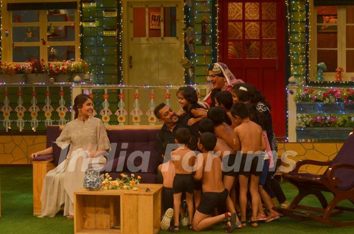 Salman Khan and Anushka Sharma Promoting 'SULTAN' on 'The Kapil Sharma Show'