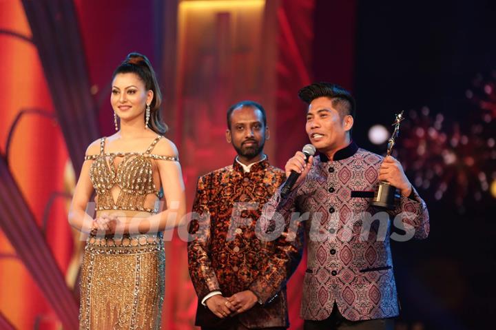 Urvashi Rautela at SIIMA Awards 2016