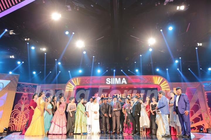 Chiranjeevi and Urvashi Rautela at SIIMA Awards 2016