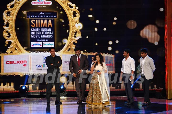 Chiranjeevi and Chiyaan Vikram at SIIMA Awards 2016