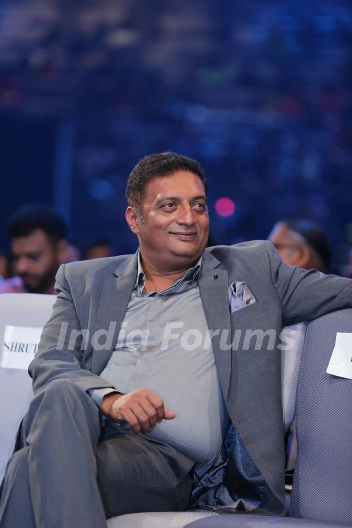 Prakash Raj at SIIMA Awards 2016