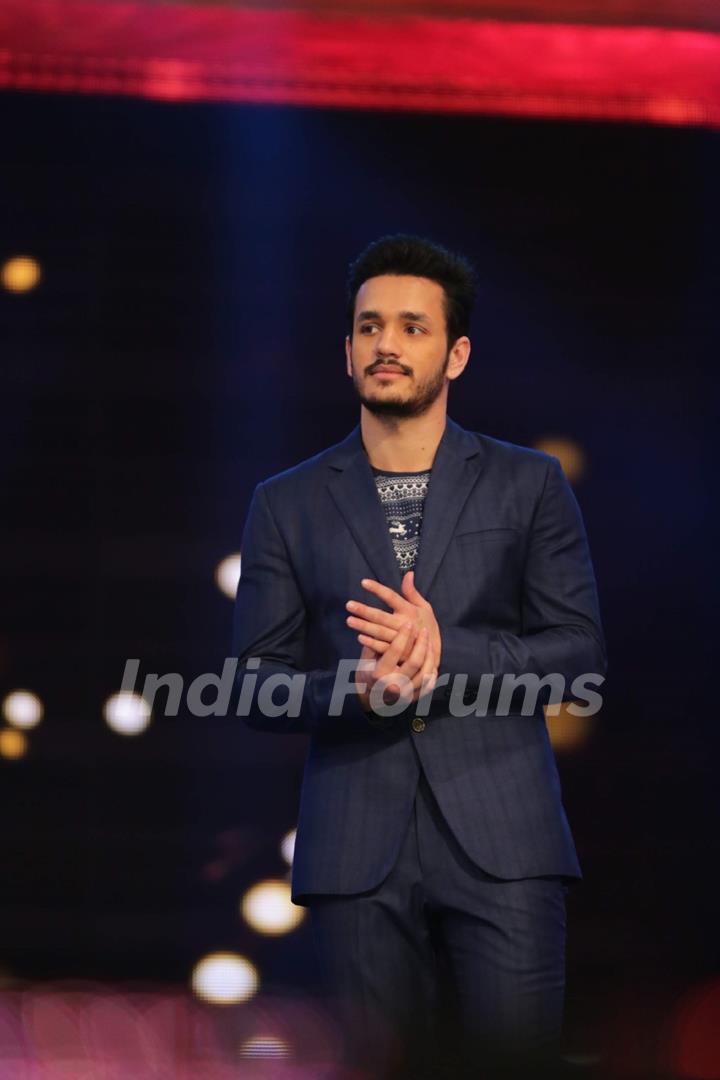 Akhil Akkineni at SIIMA Awards 2016