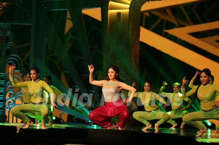 Sayesha Saigal at SIIMA Awards 2016