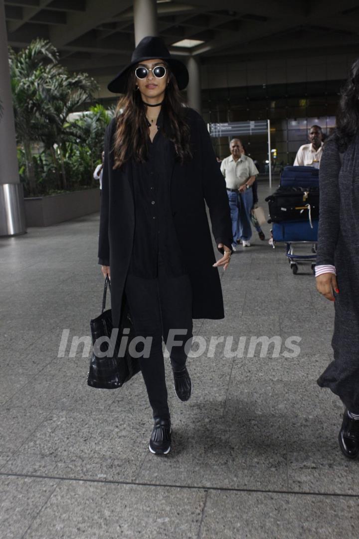 Sonam Kapoor spotted at Airport