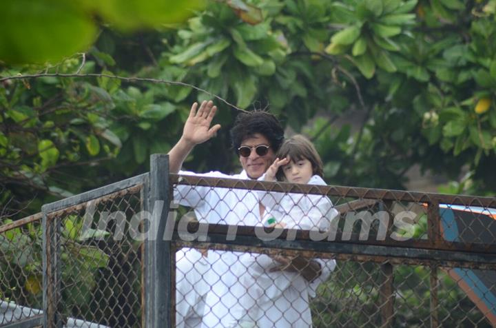 Shah Rukh Khan and AbRam Khan on EID 2016 meet!