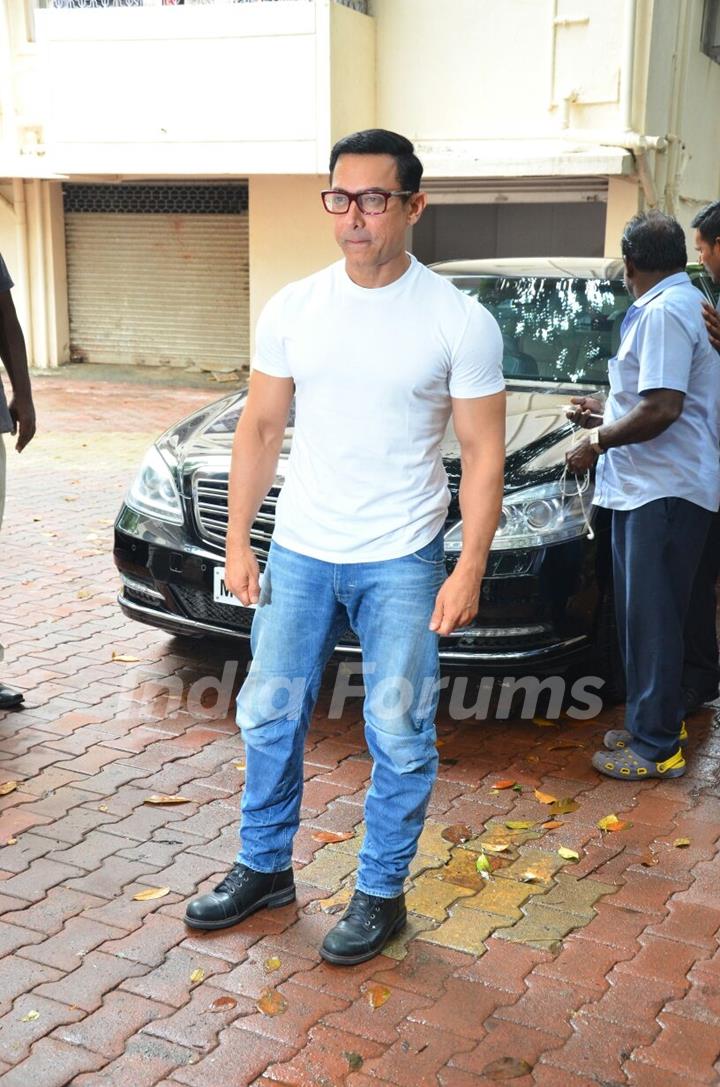 Aamir Khan at EID 2016 Press Meet!