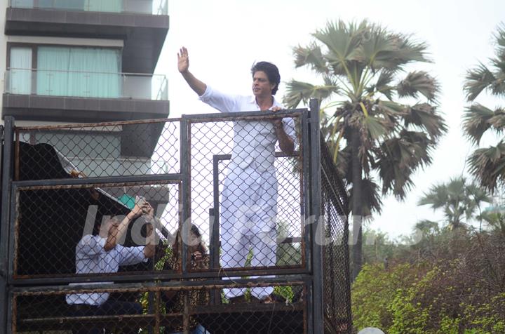 Shah Rukh Khan on EID 2016 meet!