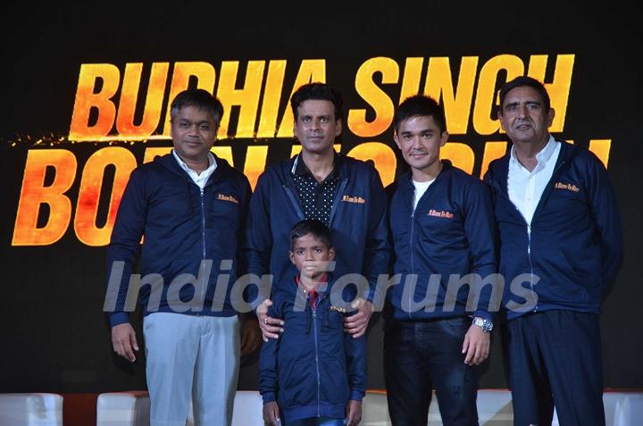Manoj Bajpayee & Sunil Chhetri at Launch of Anthem of film Budhia Singh - Born To Run