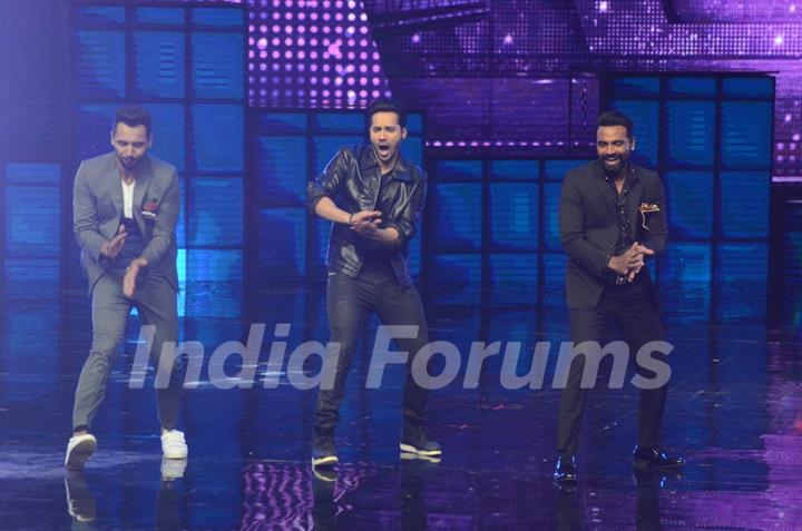 Varun Dhawan performs with Remo Dsouza & Punit Pathak at Promotion of Dishoom on 'Dance + Season 2'