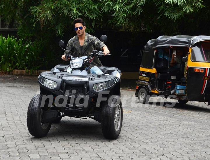 Varun Dhawan arrives on Quad Bike at Launch of Song 'Jaaneman Aah' from Dishoom