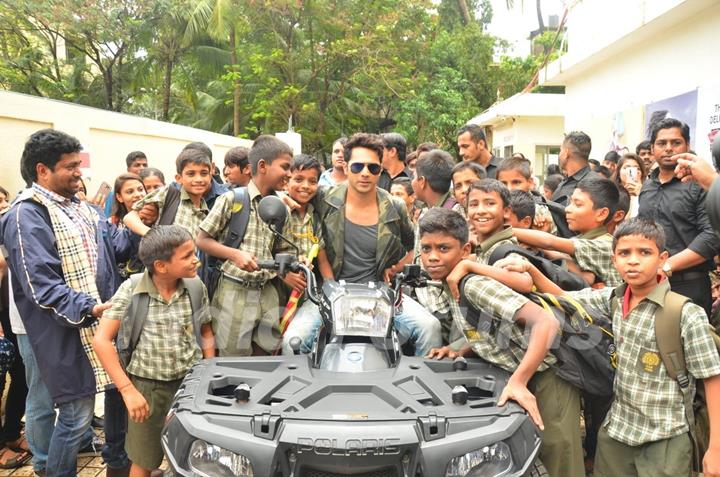 Varun Dhawan meets School kids at Launch of Song 'Jaaneman Aah' from Dishoom