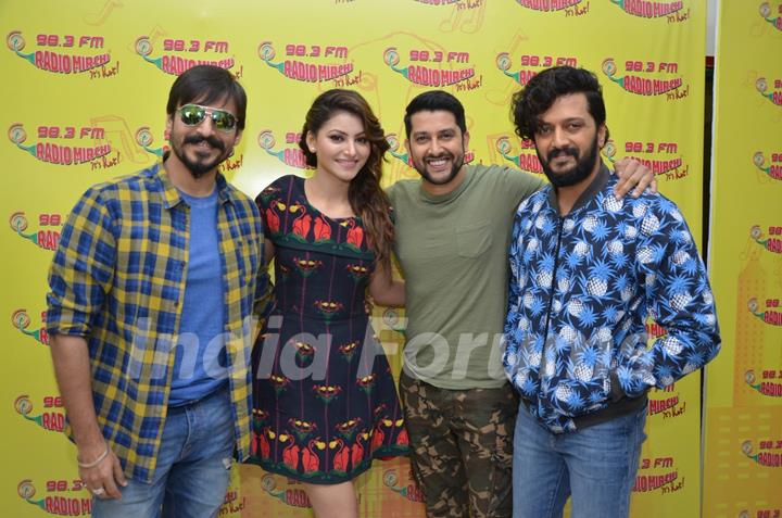 Vivek, Urvashi, Aftab and Riteish D on Radio Mirchi for Great Grand Masti'