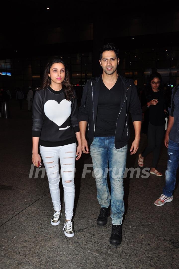 Varun Dhawan and Parineeti Chopra spotted on airport!