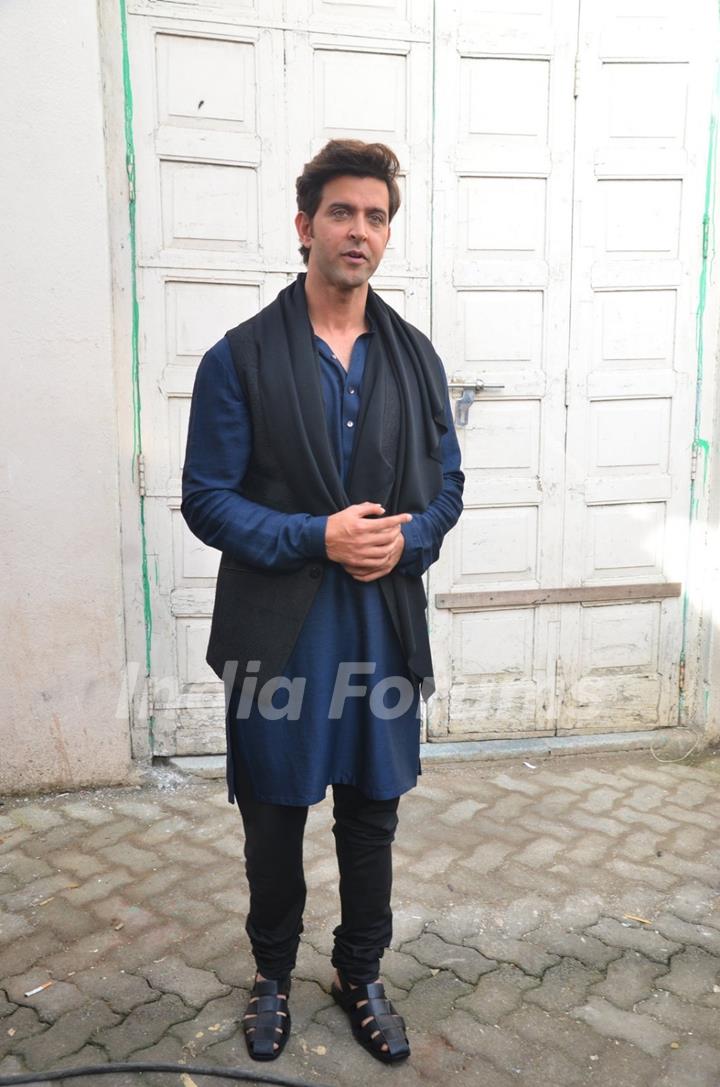 Hrithik Roshan Promotes Mohenjo Daro!