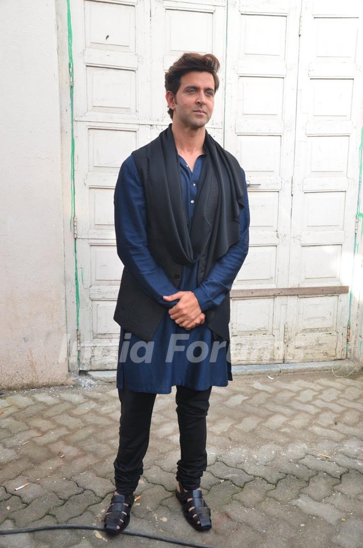 Hrithik Roshan Promotes Mohenjo Daro!