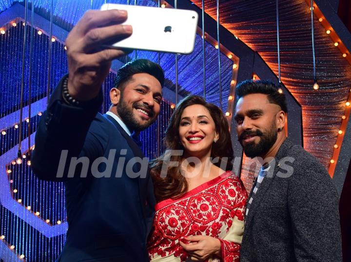 Terence Lewis, Madhuri Dixit Nene and Bosco Martis promotes Dishoom on So you think you can dance