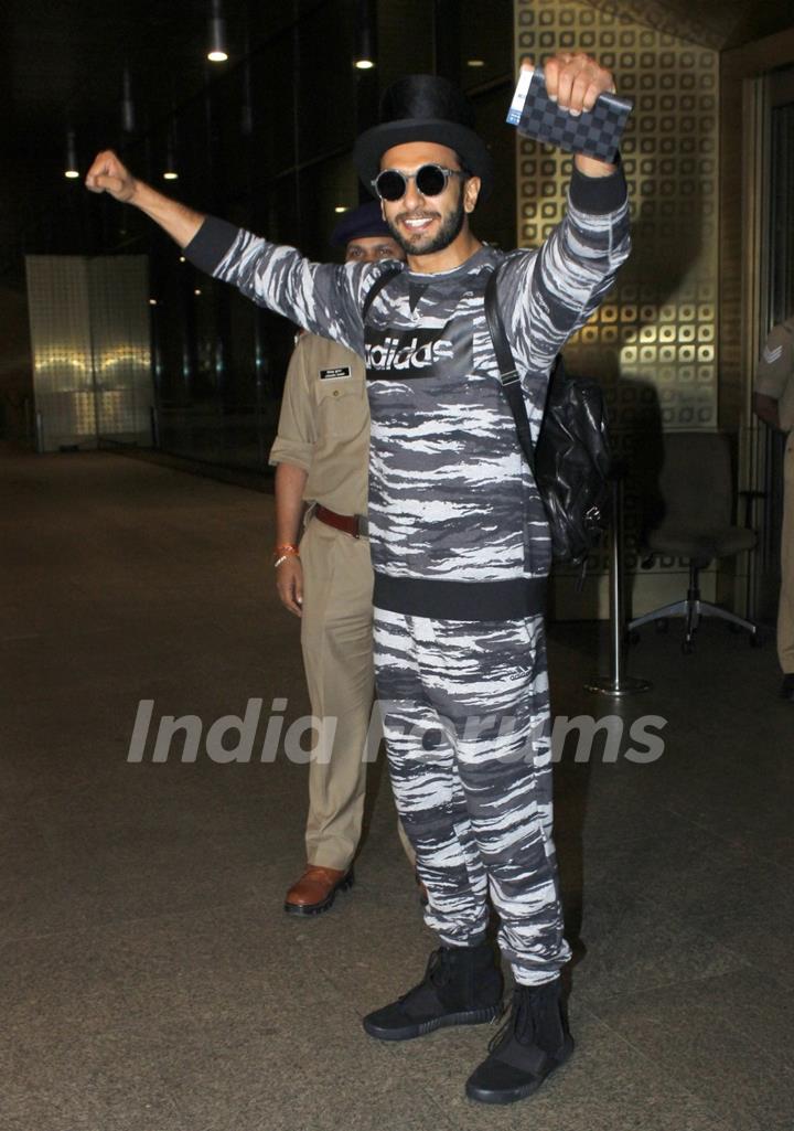 Ranveer Singh spotted at airport!