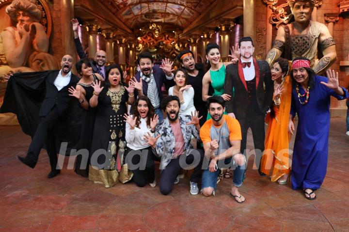 Celebs Promotes 'Great Grand Masti' on 'Comedy Nights Bachao'