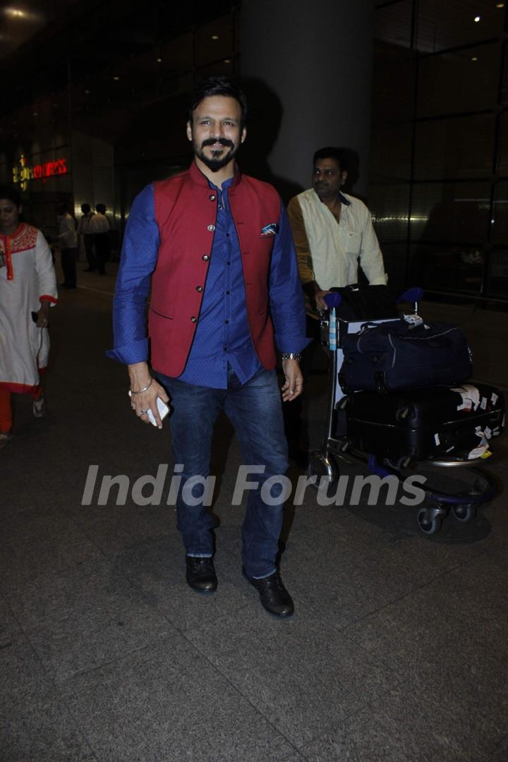 Vivek Oberoi spotted at airport