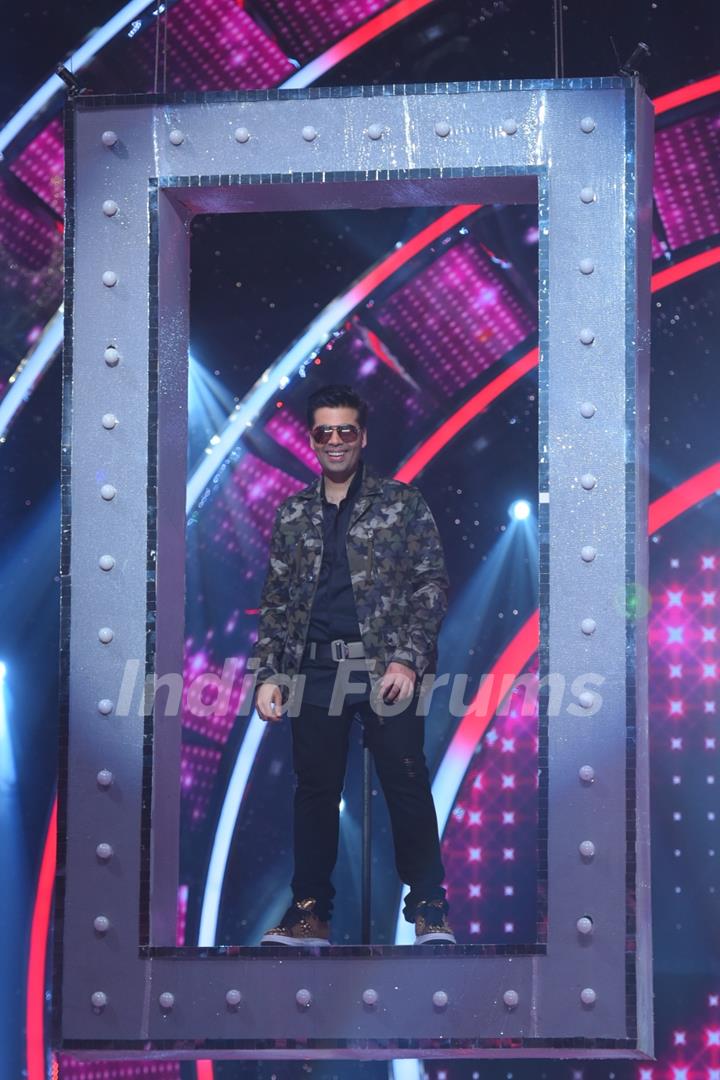 Karan Johar's rocking entry at Jhalak Dikhhla Jaa 2016 - season premiere