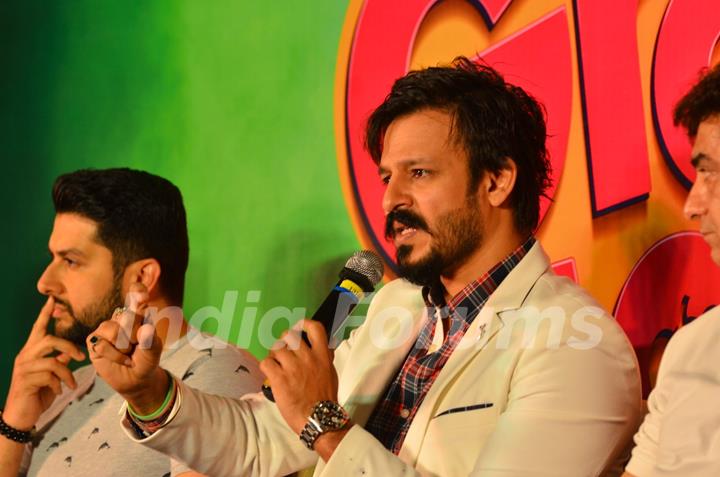 Vivek Oberoi and Aftab Shivdasani at Press meet of 'Grand Masti' on Piracy Issue