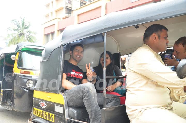 Varun Dhawan takes a rikshaw ride to promote 'Dishoom'