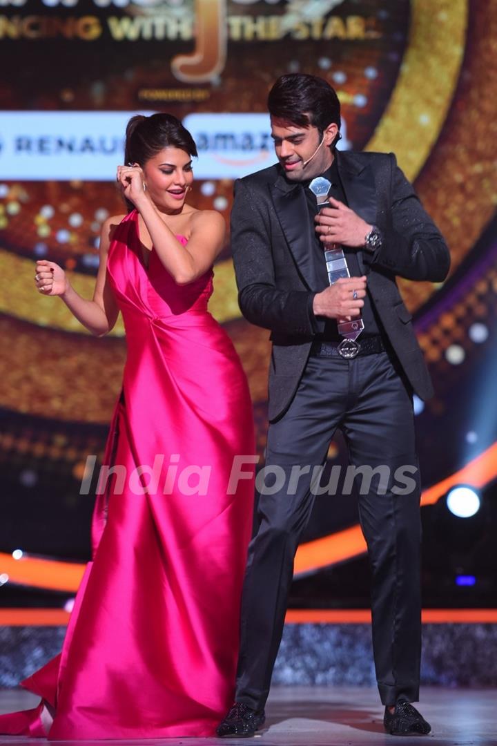 Manish Paul and Jacqueline Fernandes performing on the sets of 'Jhalak Dikhlaa Jaa'