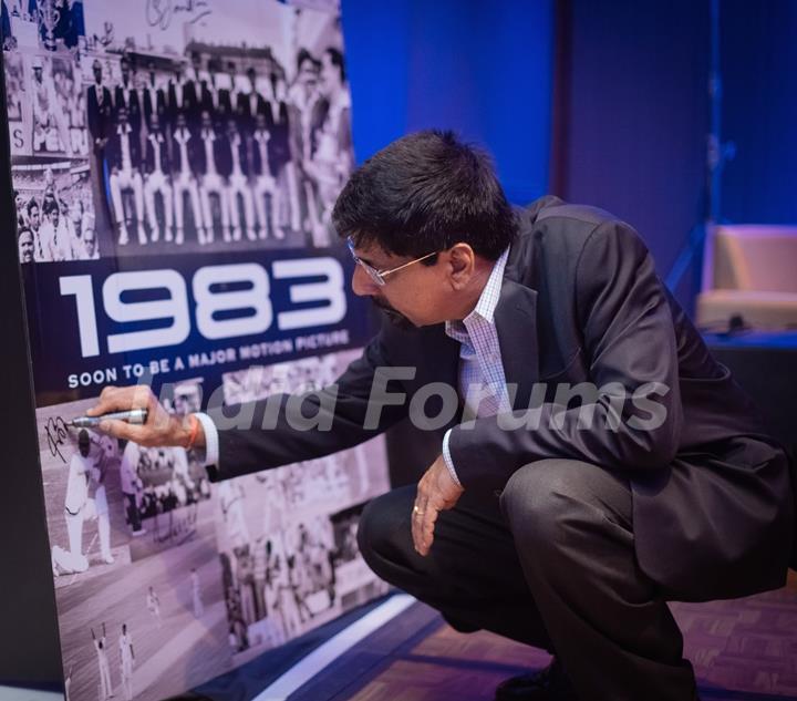 Cricketers at Press meet of 1983 Movie