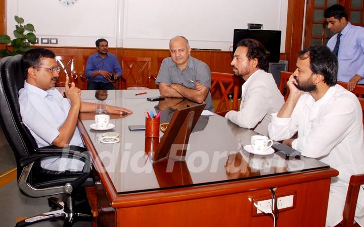 Promotion of 'Madaari': Irfan Khan meets Arvind Kejriwal