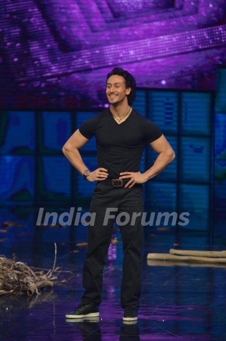 Tiger Shroff Promoting 'A Flying Jatt' on Dance +