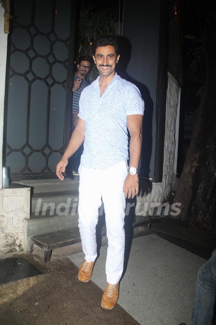 Kunal Kapoor snapped at 'Nido'