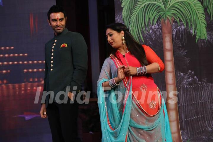 Bollywood Dance Masters Sandip Soparrkar and Geeta Kapoor on 'Comedy Nights Live'