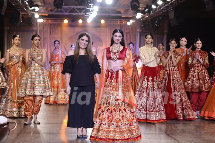 Actress Divya Khosla Kumar at Day 3 of FDCI India Couture Week