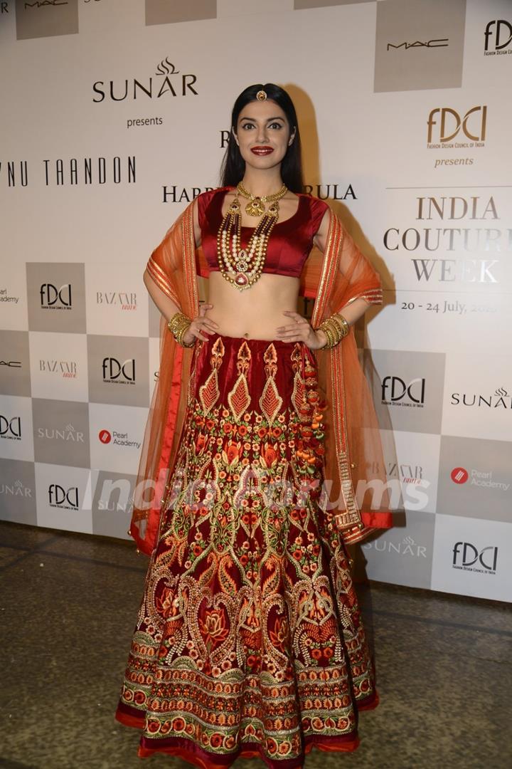 Divya Khosla Kumar at Day 3 of FDCI India Couture Week