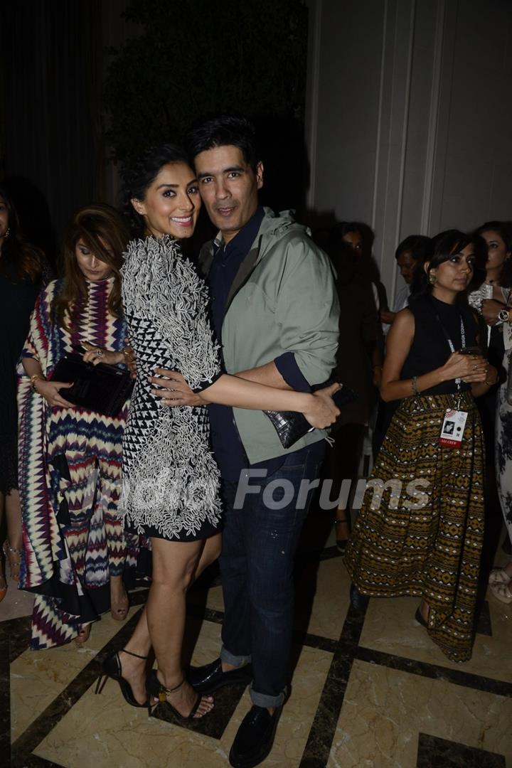 Pernia Qureshi with Manish Malhotra at Day 3 of FDCI India Couture Week