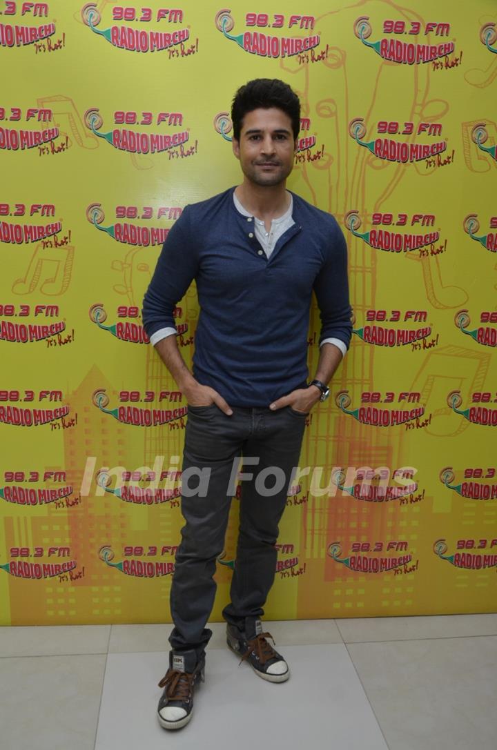 Rajeev Khandelwal  Promotes 'Fever' on Radio Mirchi