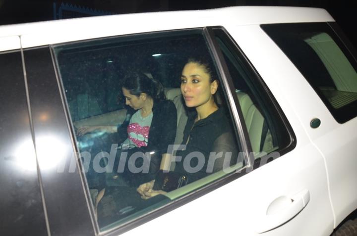 Kareena Kapoor and Karisma Kapoor snapped outside Sanjay Kapoor's residence