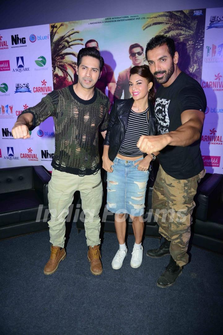 John Abraham, Varun Dhawan and Jacqueline Fernandes Promotes 'Dishoom'