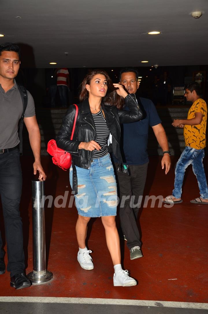 Jacqueline Fernandes spotted at airport!