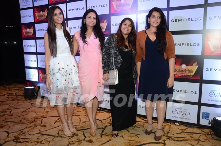 Nishka Lulla, Sanah Kapoor and Sanjana Patel at Retail Jeweller India Awards 2016