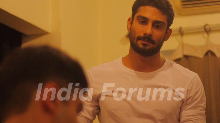 Prateik Babbar to star in a play titled ‘6’