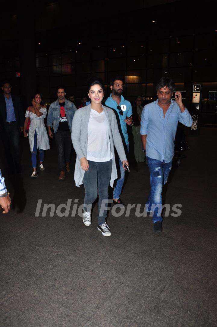 Sunny Leone snapped at airport!