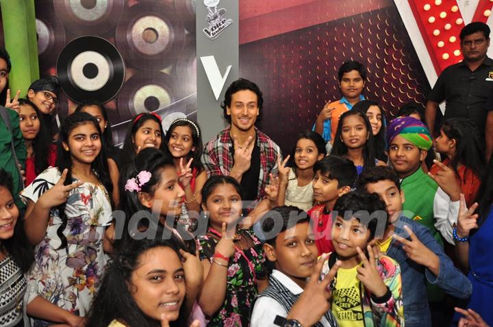 Tiger Shroff promotes 'A Flying Jatt' at The Voice Kids event