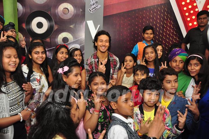 Tiger Shroff promotes 'A Flying Jatt' at The Voice Kids event