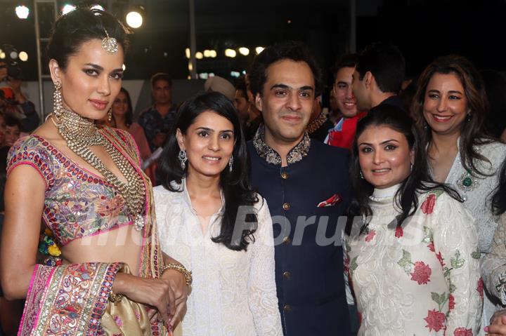 Sonalika Sahay, Amika Jain, Viraj Mahajan & Divya Kapur at art exhibition of 'HELLO!'