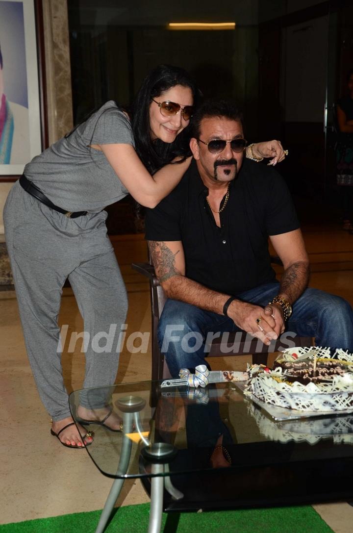 Wife Manyata  Dutt at the Birthday Bash of Sanjay Dutt!