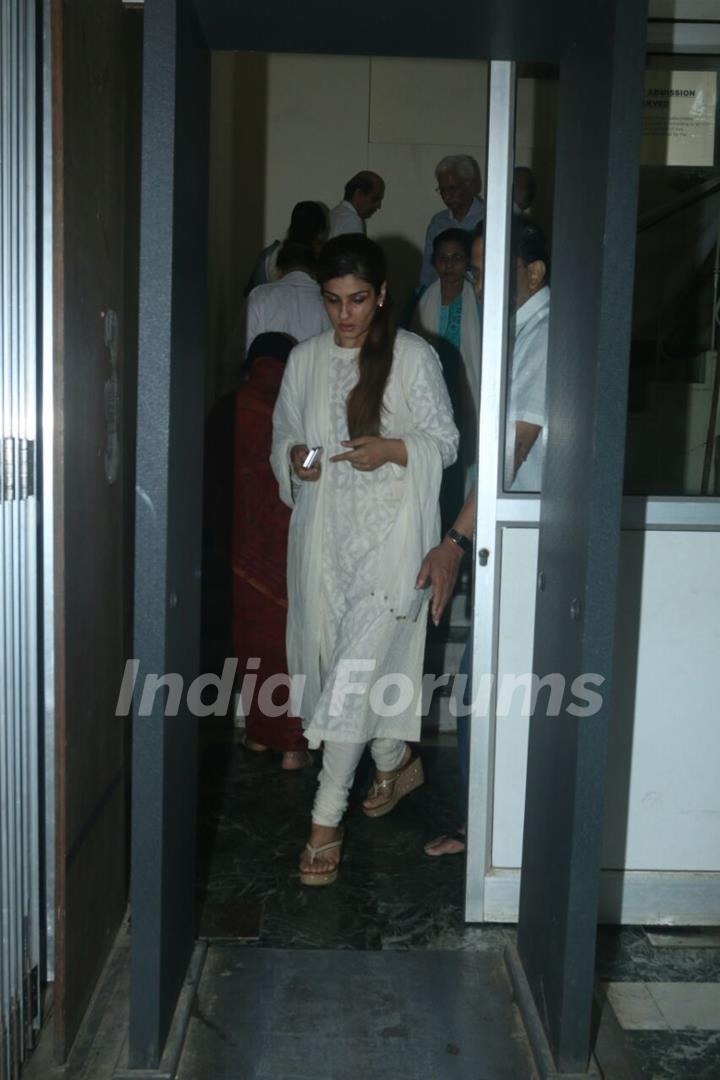 Raveena Tandon at prayer meet of  Rajat Barjatya