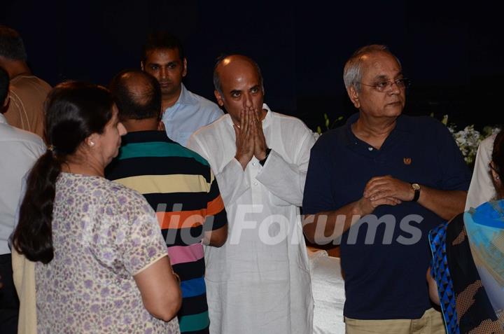 Sooraj Barjatya at prayer meet of  Rajat Barjatya