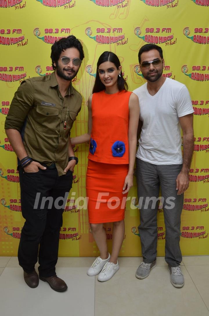 Abhay Deol, Diana Penty and Ali Fazal Promotes 'Happy Bhag Jayegi' at Radio Mirchi studio